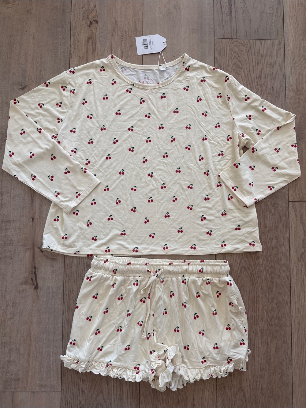 Teen girls Cream Cherry-Print Long Sleeve Pajama Set